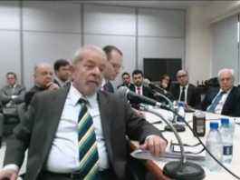 Ex-presidente Lula durante depoimento ao juiz Sérgio Moro em Curitiba - Reprodução/GloboNews