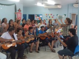 Entre as atividades desenvolvidas pela Secretaria estão as aulas de violão popular - Foto: Divulgação/Cultura