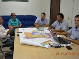 Comissão Especial de Avaliação da Planta Genérica de Valores de Itaquiraí durante reunião na Prefeitura - Foto: Guiomar Biondo