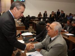 Paulo Corrêa leu a indicação assinada por 23 deputados e parabenizou Flavio Kayatt - Foto: ALMS